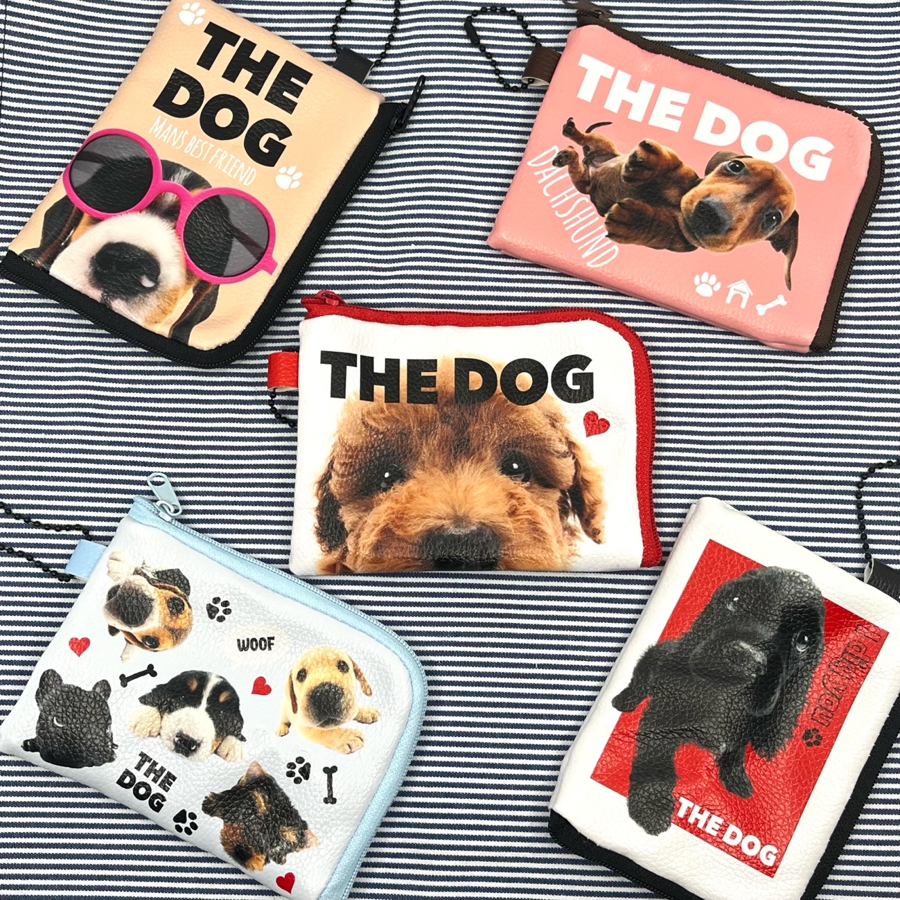 THE DOGのパスケースのカプセルトイが展開中
